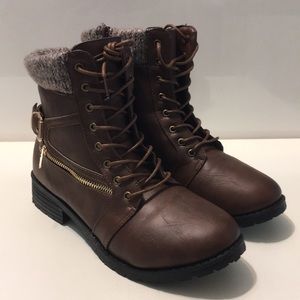 👄Charles Albert vegan leather combat boots